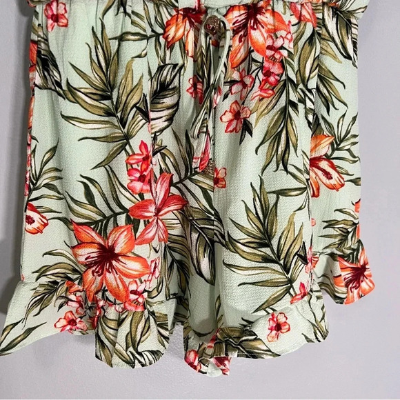 Green Floral Romper Junior’s Size Small Lined City Triangles Ruffle Neck & Trim - Picture 6 of 8